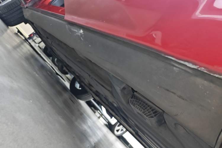 Used Volvo XC60 2021 T5 4x4 Smart Luxury Edition Left Side Sill