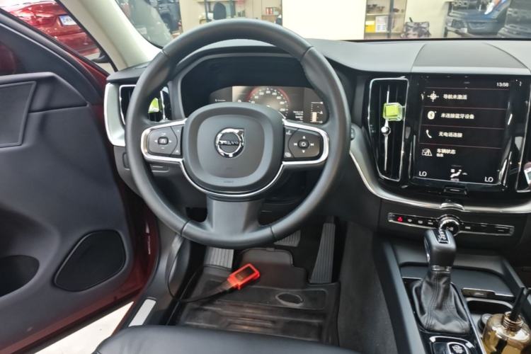 Used Volvo XC60 2021 T5 4x4 Smart Luxury Edition Steering Wheel