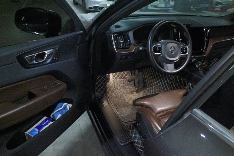Used Volvo XC60 2021 T5 4x4 Smart Luxury Edition Driver Seat