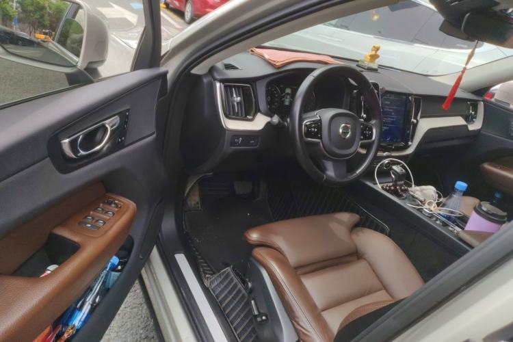 Used Volvo XC60 2021 T5 4x4 Smart Luxury Edition Driver Seat