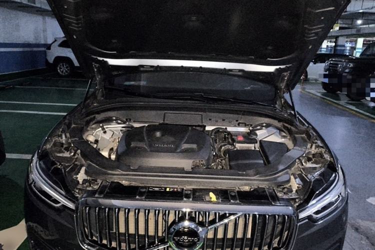 Used Volvo XC60 2021 T5 4x4 Smart Luxury Edition Engine Bay