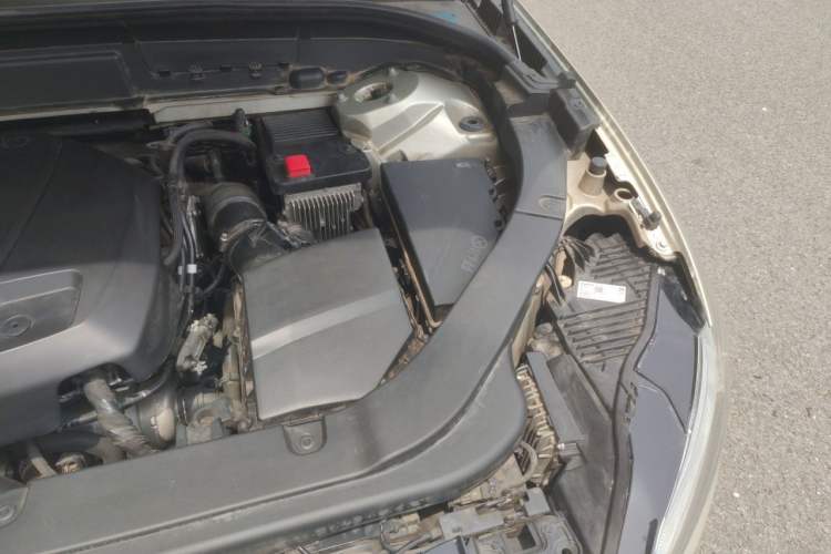 Used Volvo XC60 2021 T5 4x4 Smart Luxury Edition Engine Bay Left
