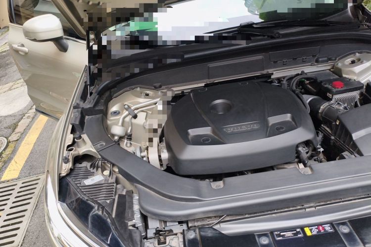 Used Volvo XC60 2021 T5 4x4 Smart Luxury Edition Engine Bay Right