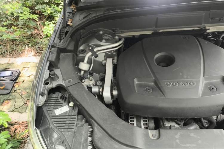 Used Volvo XC60 2021 T5 4x4 Smart & Advanced Sport Edition Engine Bay Right