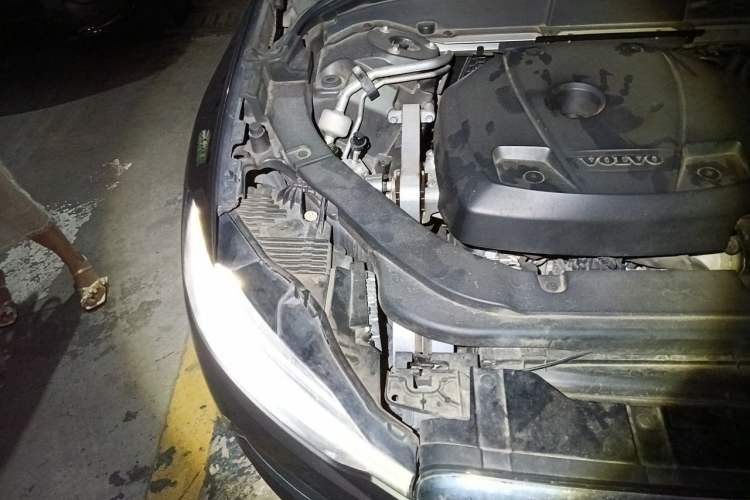 Used Volvo XC60 2021 T5 4x4 Smart Luxury Edition Engine Bay Right