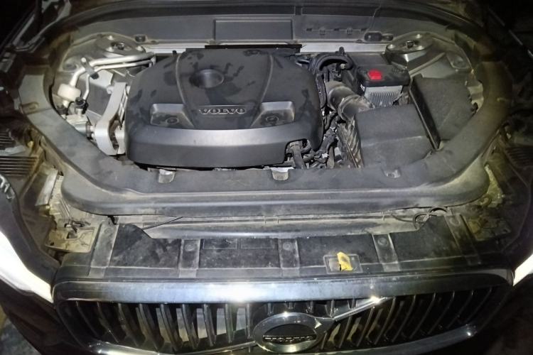 Used Volvo XC60 2021 T5 4x4 Smart Luxury Edition Engine Bay