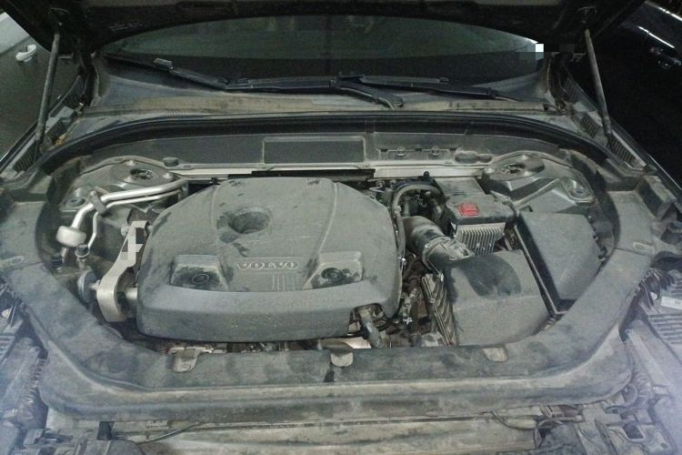 Used Volvo XC60 2021 T5 4x4 Smart Luxury Edition Engine Bay