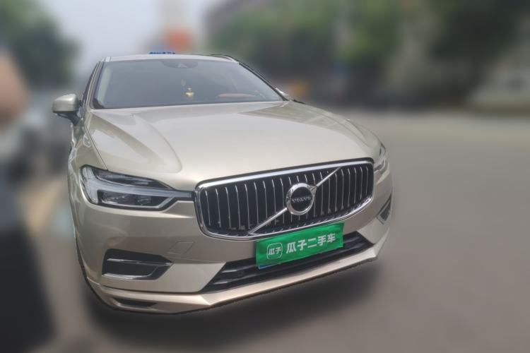 Used Volvo XC60 2021 T5 4x4 Smart Luxury Edition Front Right 45 Deg