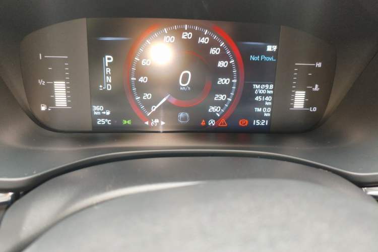 Used Volvo XC60 2021 T5 4x4 Smart Luxury Edition Odometer Close Up