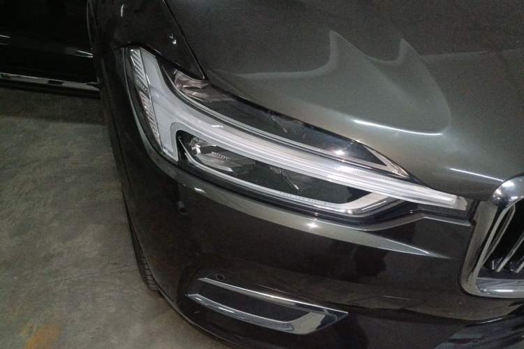 Used Volvo XC60 2021 T5 4x4 Smart Luxury Edition Right Front Headlight
