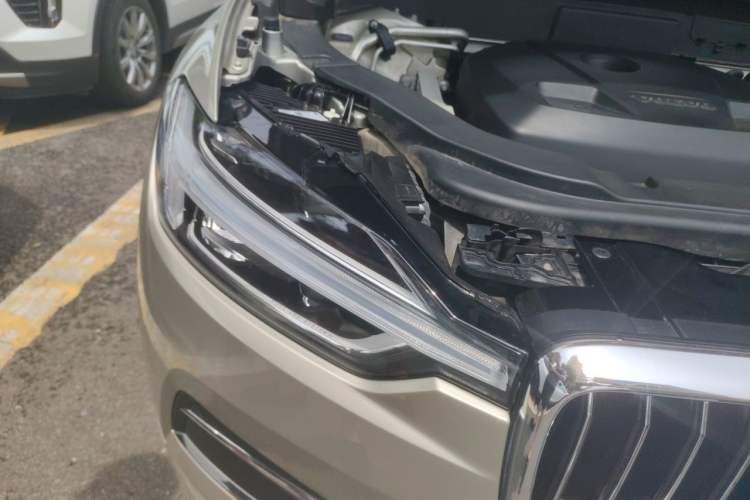 Used Volvo XC60 2021 T5 4x4 Smart Luxury Edition Right Front Headlight