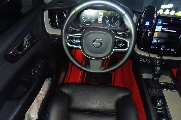 Used Volvo XC60 2021 T5 4x4 Smart Luxury Edition Steering Wheel