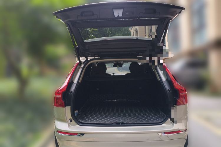 Used Volvo XC60 2021 T5 4x4 Smart Luxury Edition Trunk