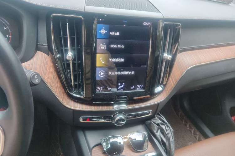 Used Volvo XC60 2021 T5 4x4 Smart Luxury Edition Audio And AC Panel