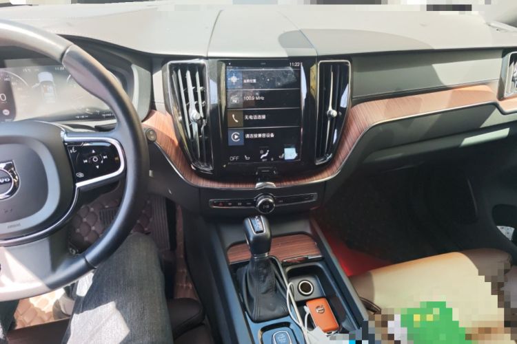 Used Volvo XC60 2021 T5 4x4 Smart Luxury Edition Audio And AC Panel