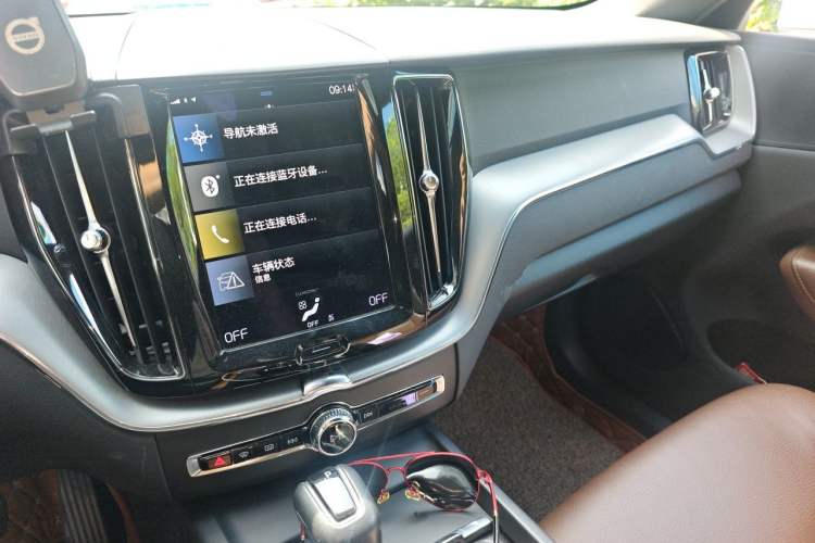 Used Volvo XC60 2021 T5 4x4 Smart Luxury Edition Audio And AC Panel