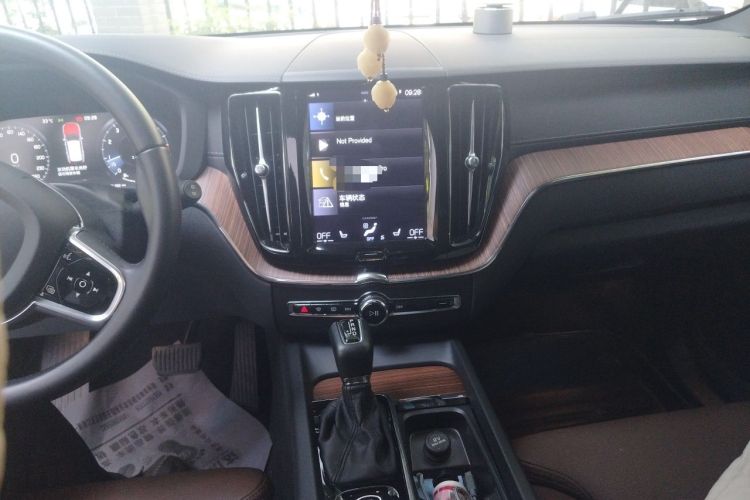 Used Volvo XC60 2021 T5 4x4 Smart Luxury Edition Audio And AC Panel