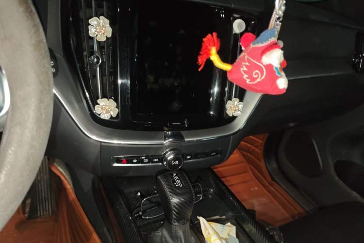 Used Volvo XC60 2021 T5 4x4 Zhiyi Sport Edition Audio And AC Panel