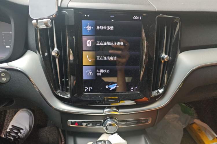 Used Volvo XC60 2021 T5 4x4 Smart Luxury Edition Audio And AC Panel