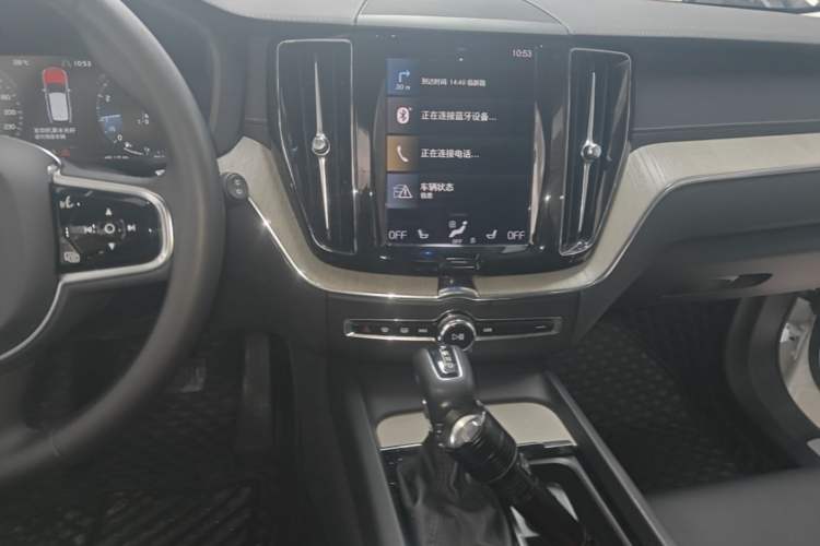 Used Volvo XC60 2021 T5 4x4 Smart Luxury Edition Audio And AC Panel