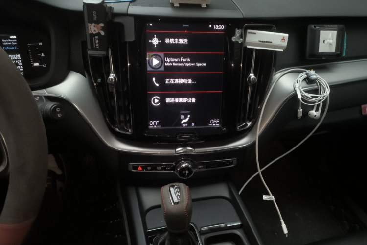 Used Volvo XC60 2021 T5 4x4 Smart Luxury Edition Audio And AC Panel