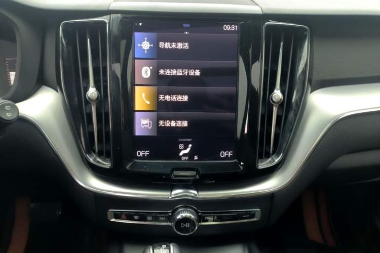 Used Volvo XC60 2021 T5 4x4 Smart Luxury Edition Audio And AC Panel