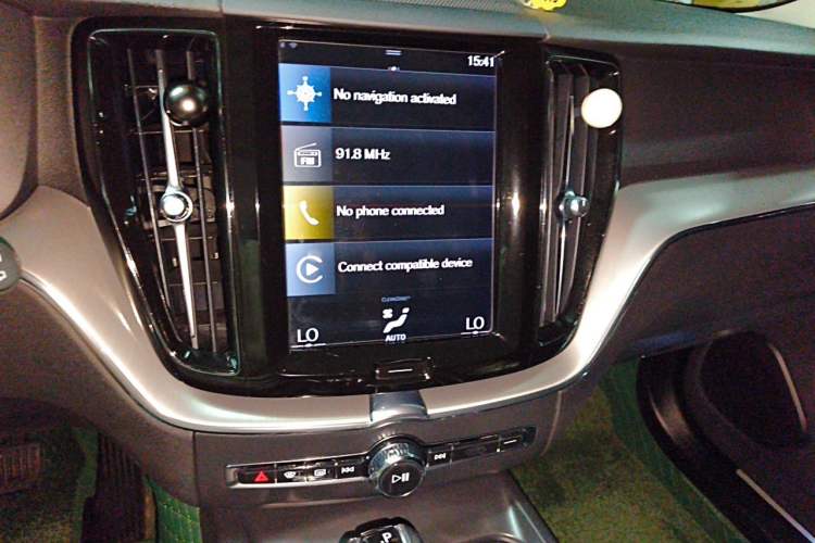Used Volvo XC60 2021 T5 4x4 Smart Luxury Edition Audio And AC Panel