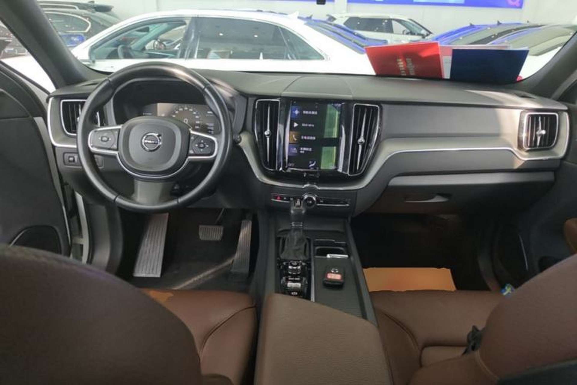 Used Volvo XC60 2021 T5 4x4 Smart Luxury Edition Center Console