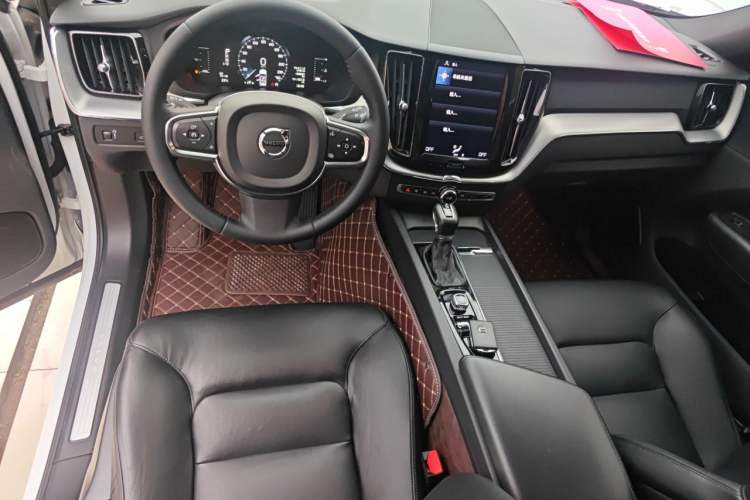 Used Volvo XC60 2021 T5 4x4 Zhiyi Sport Edition Center Console