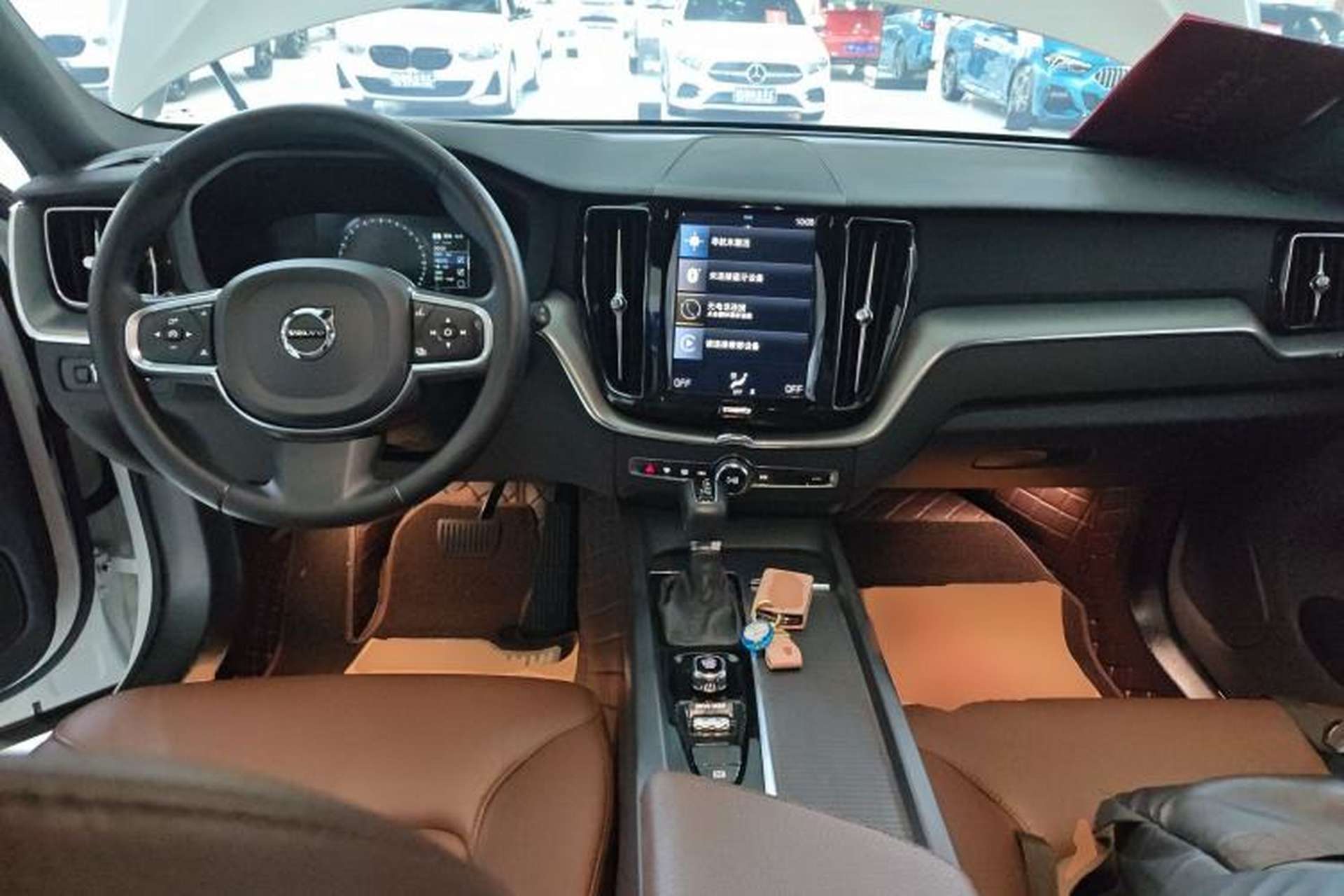 Used Volvo XC60 2021 T5 4x4 Smart Luxury Edition Center Console