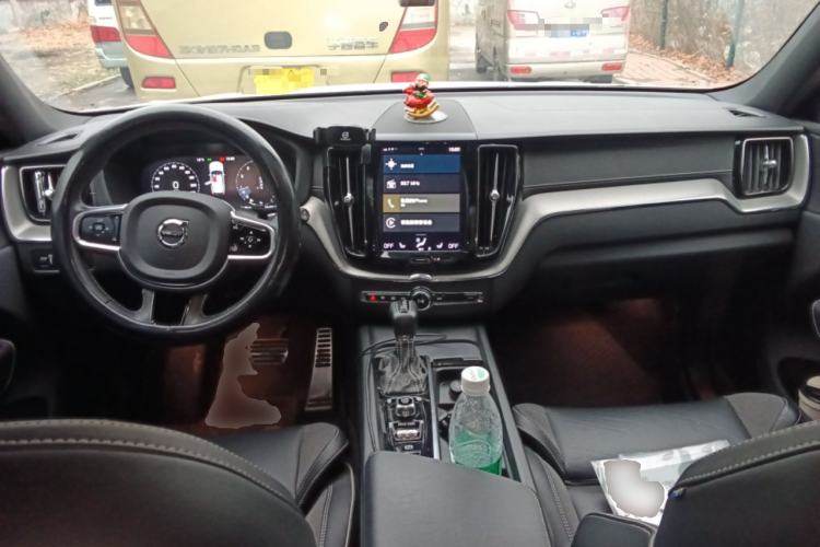 Used Volvo XC60 2021 T5 4x4 Smart & Advanced Sport Edition Center Console