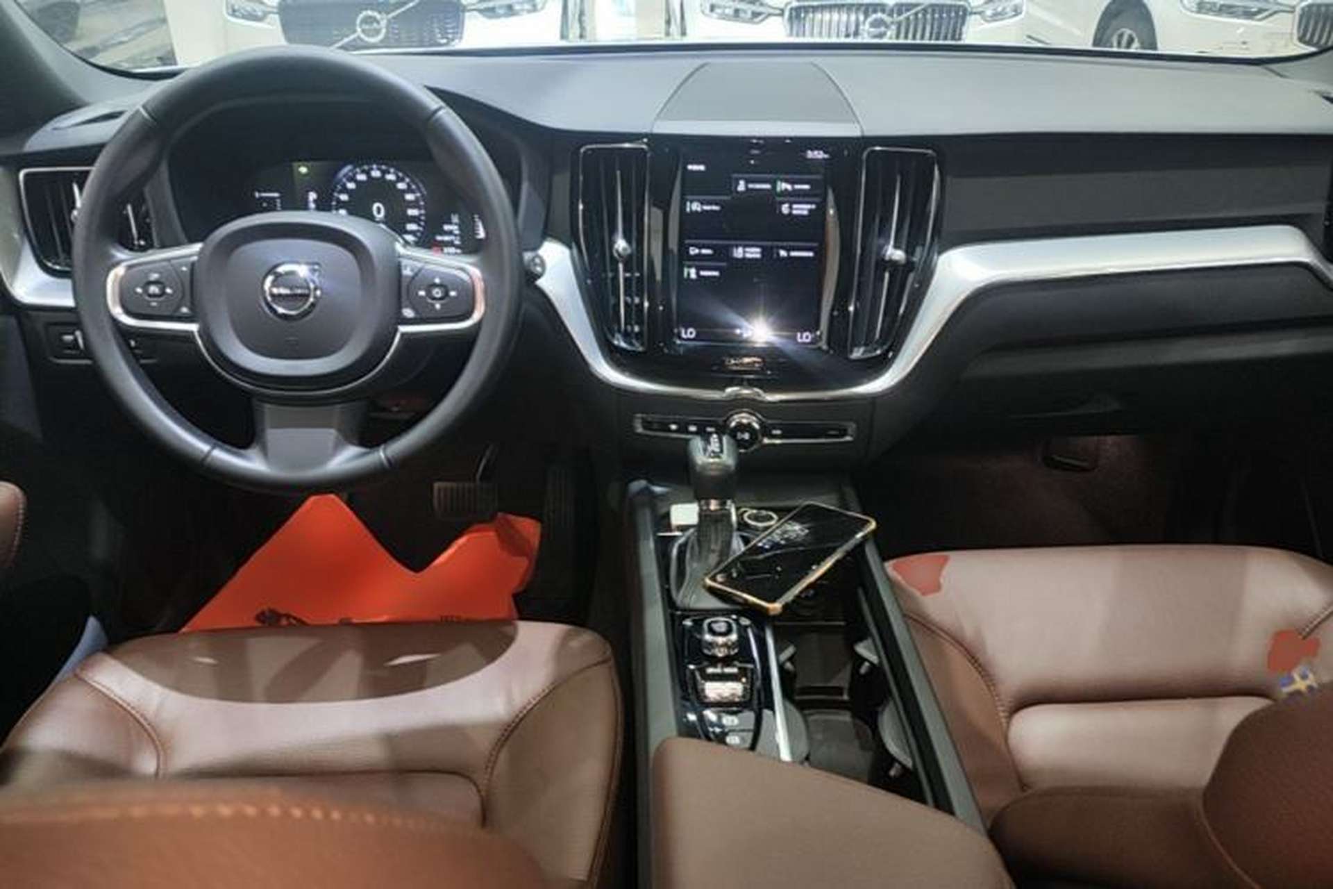 Used Volvo XC60 2021 T5 4x4 Smart Luxury Edition Center Console