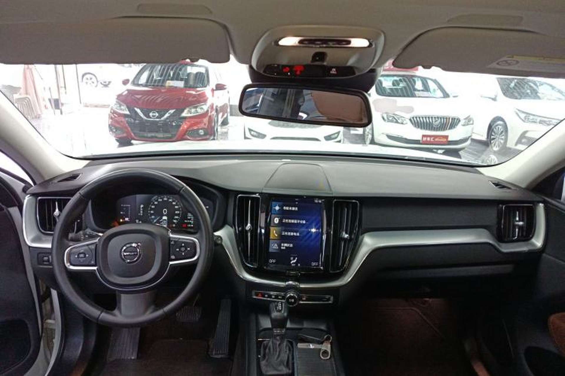 Used Volvo XC60 2021 T5 4x4 Smart Luxury Edition Center Console