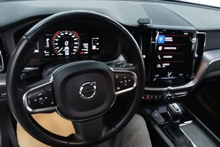 Used Volvo XC60 2021 T5 4x4 Zhiyi Sport Edition Center Console