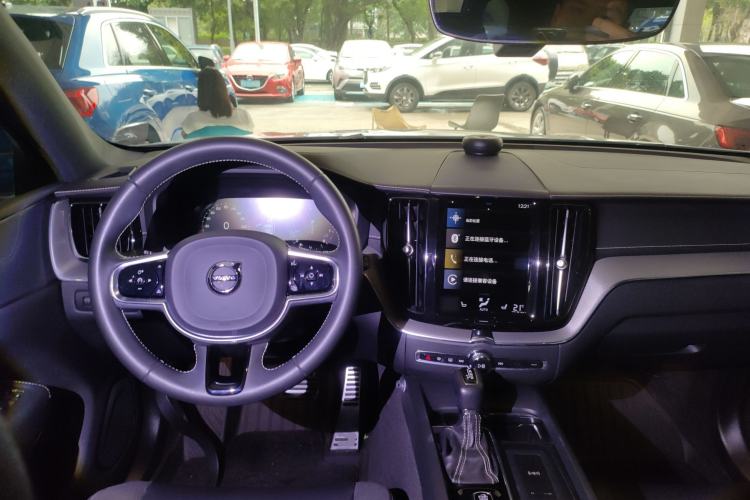 Used Volvo XC60 2021 T5 4x4 Zhiyi Sport Edition Center Console