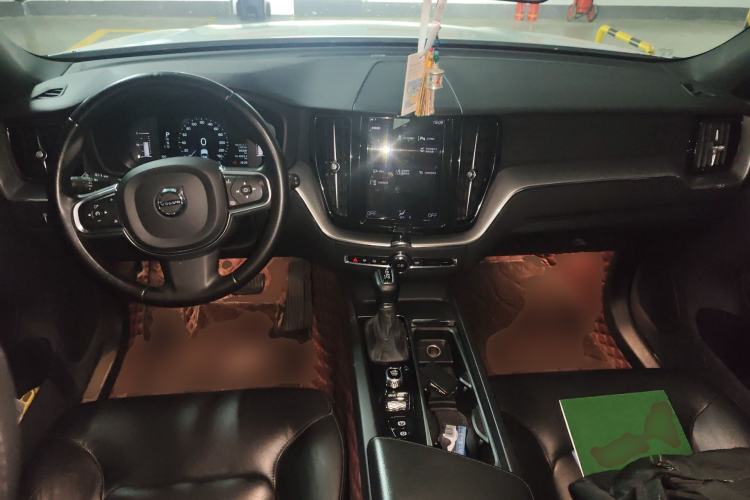 Used Volvo XC60 2021 T5 4x4 Zhiyi Sport Edition Center Console