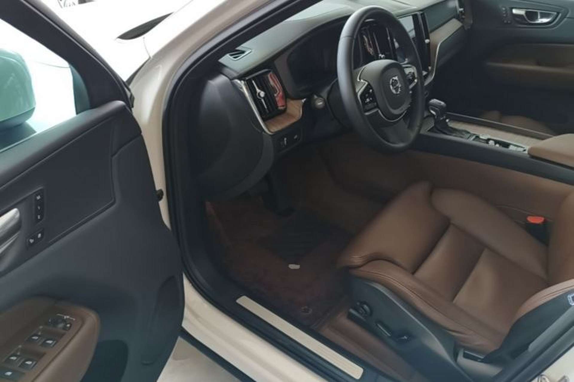Used Volvo XC60 2021 T5 4x4 Smart Luxury Edition Driver Seat