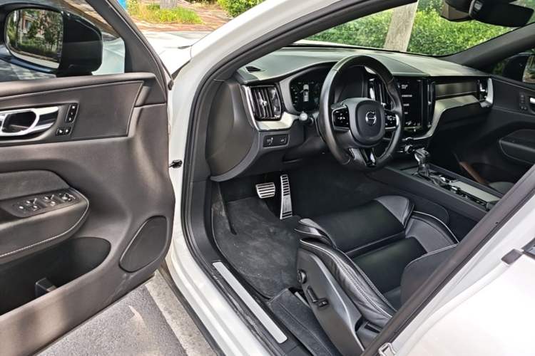 Used Volvo XC60 2021 T5 4x4 Smart & Advanced Sport Edition Driver Seat
