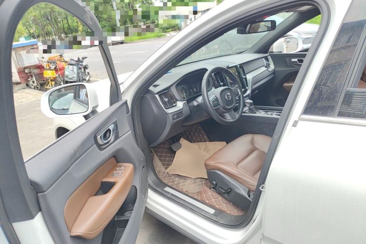 Used Volvo XC60 2021 T5 4x4 Smart Luxury Edition Driver Seat