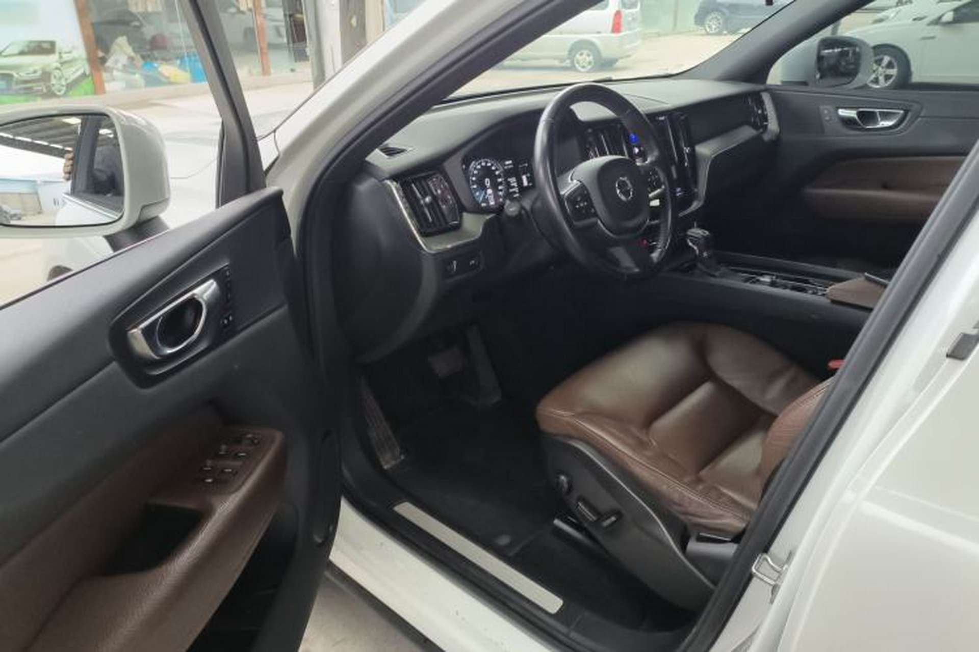 Used Volvo XC60 2021 T5 4x4 Smart Luxury Edition Driver Seat
