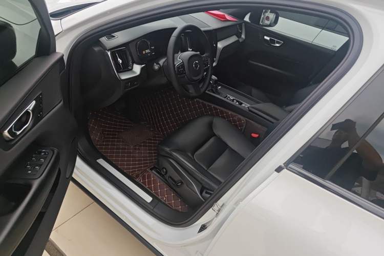 Used Volvo XC60 2021 T5 4x4 Zhiyi Sport Edition Driver Seat
