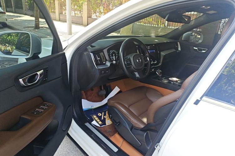 Used Volvo XC60 2021 T5 4x4 Smart Luxury Edition Driver Seat