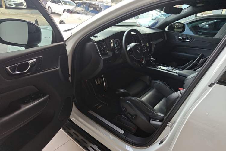Used Volvo XC60 2021 T5 4x4 Smart & Advanced Sport Edition Driver Seat