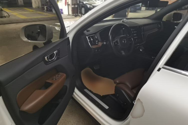 Used Volvo XC60 2021 T5 4x4 Smart Luxury Edition Driver Seat