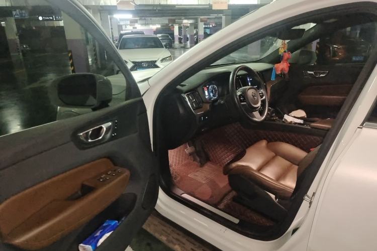 Used Volvo XC60 2021 T5 4x4 Smart Luxury Edition Driver Seat