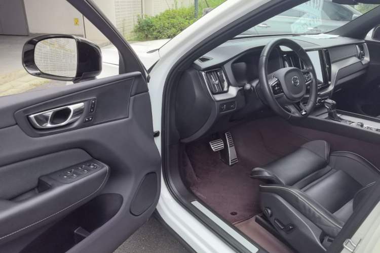 Used Volvo XC60 2021 T5 4x4 Smart & Advanced Sport Edition Driver Seat