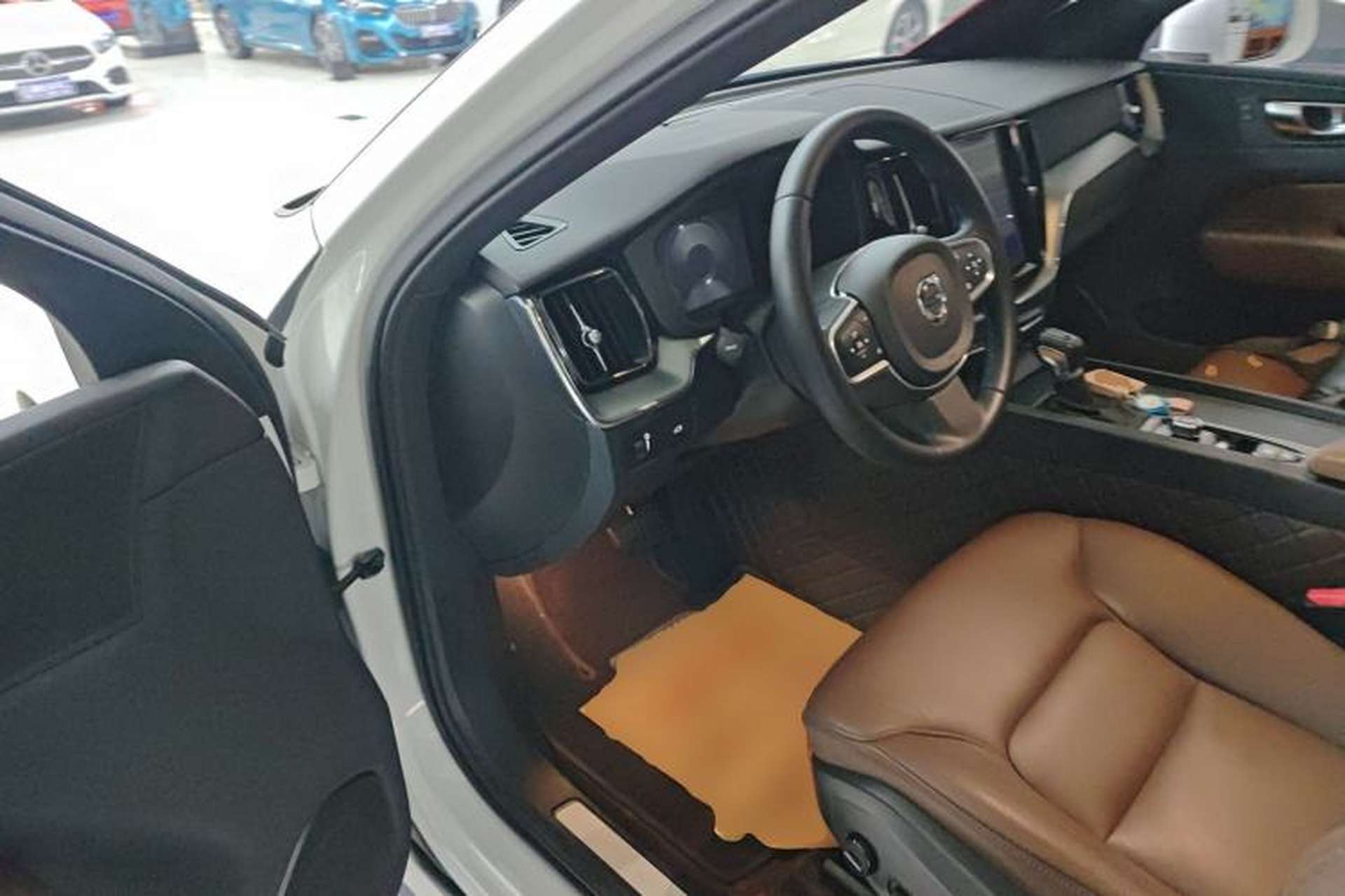 Used Volvo XC60 2021 T5 4x4 Smart Luxury Edition Driver Seat