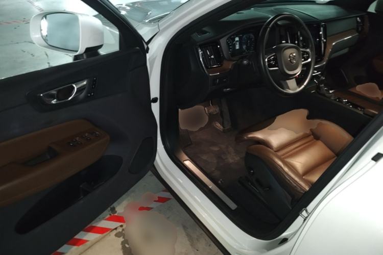 Used Volvo XC60 2021 T5 4x4 Smart Luxury Edition Driver Seat