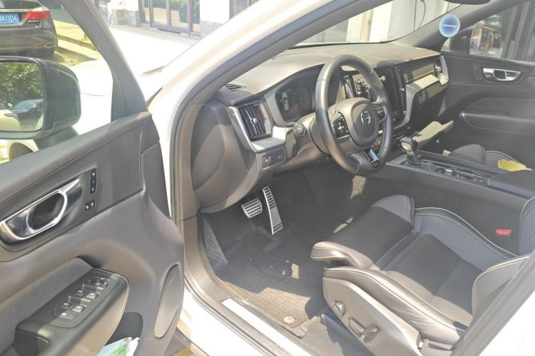 Used Volvo XC60 2021 T5 4x4 Smart & Advanced Sport Edition Driver Seat