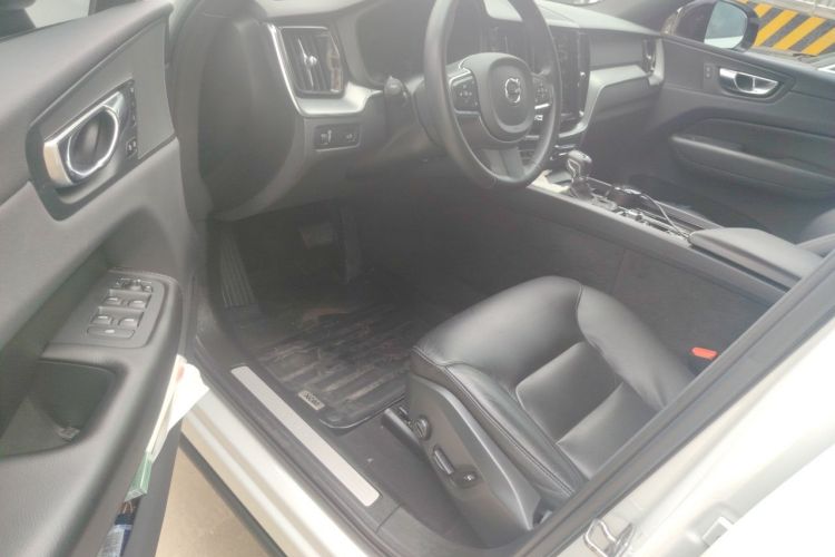 Used Volvo XC60 2021 T5 4x4 Zhiyi Sport Edition Driver Seat